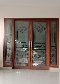 Pintu alumunium serat kayu