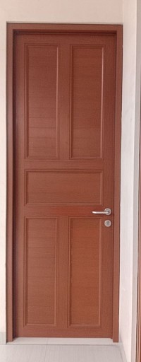 Pintu alumunium serat kayu