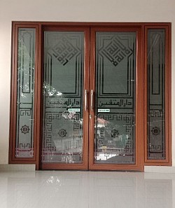 Pintu sleding alumunium serat kayu