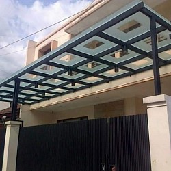 Kaca atap kanopi