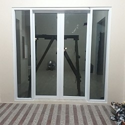 Pintu sleding double dan kaca mati