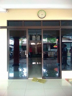 Pintu sliding double